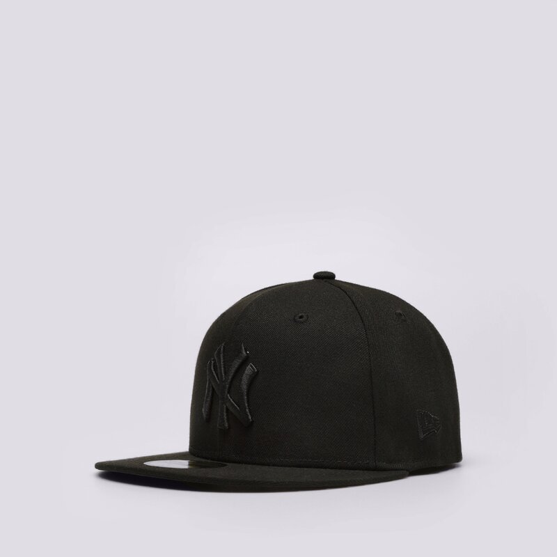 NEW ERA ČIAPKA BLACK ON BLACK NY YANKEES