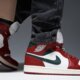 pánske tenisky (obuv) AIR JORDAN 1 MID  dq8426-105 farba biela