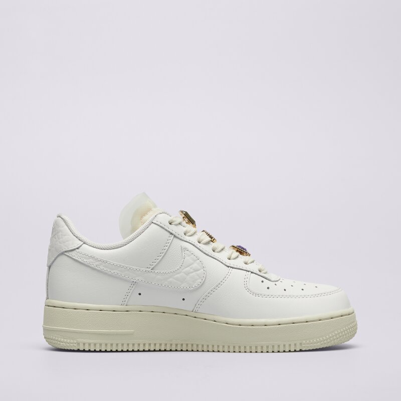 NIKE AIR FORCE 1 LOW PREMIUM